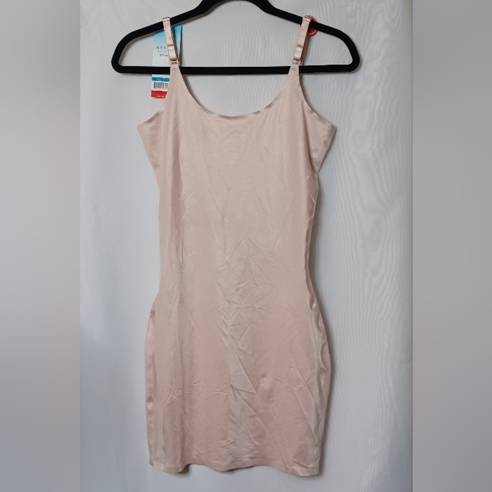 Assets By Spanx Red Hot Label  Luxe and Lean Scalloped Open Bust Full Slip. SL - Picture 6 of 14